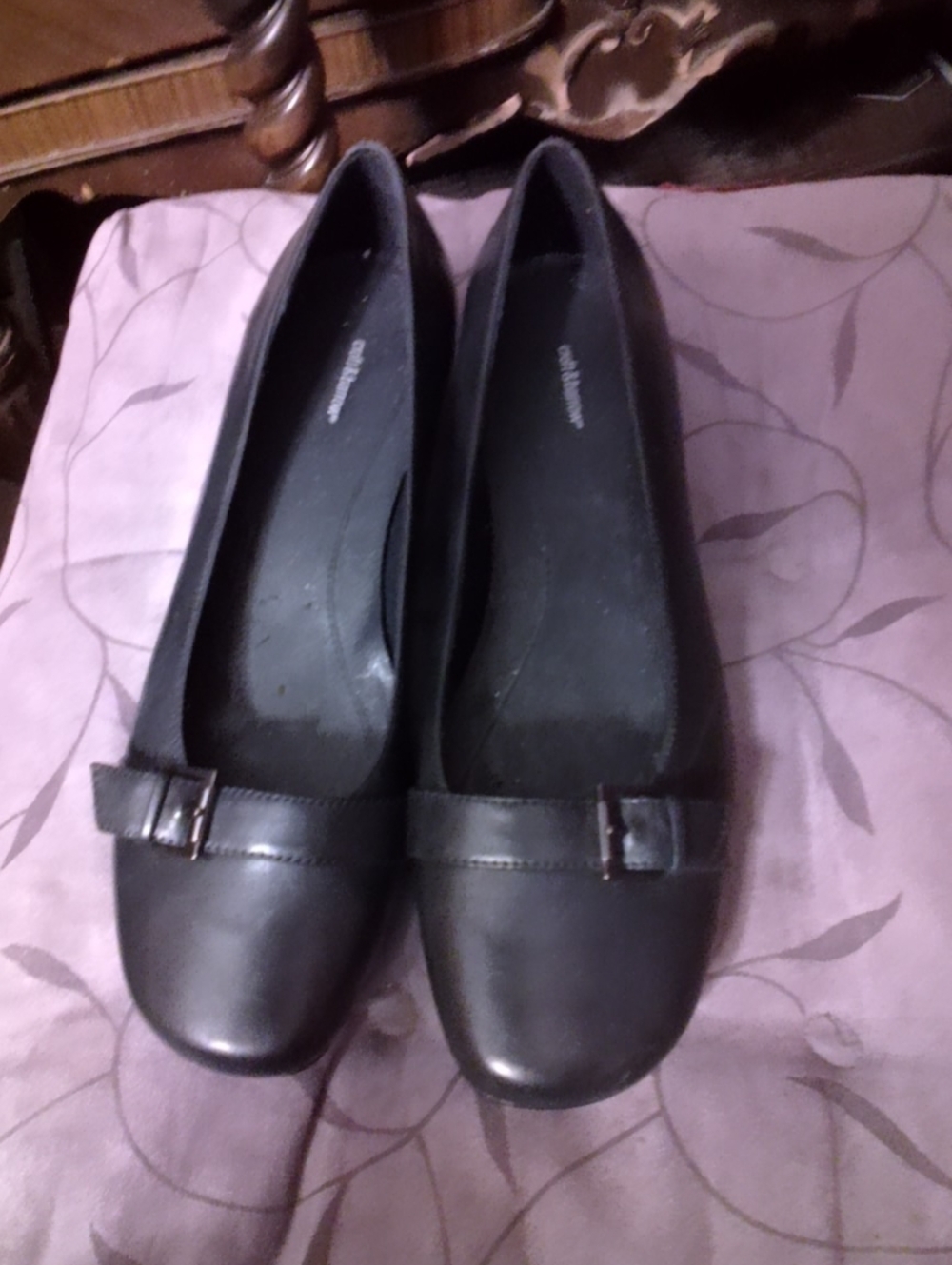 Sz 9 New Black Women's Flats with Buckle Accent
